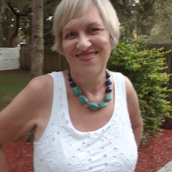 Meet your Posher, Susan - Picture 2 of 2